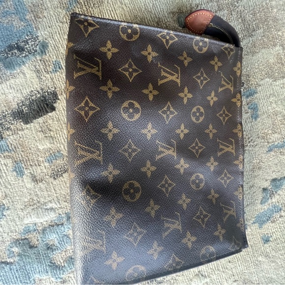 Louis. Vuitton Pouchette Toilette 26 - Picture 6 of 11